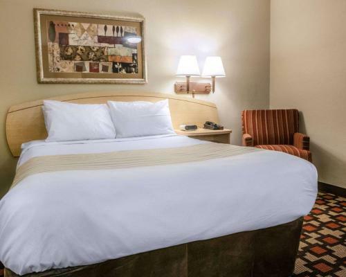 Hotel Suburban Extended Stay Northeast