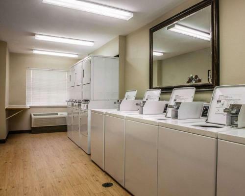 Hotel Suburban Extended Stay Northeast
