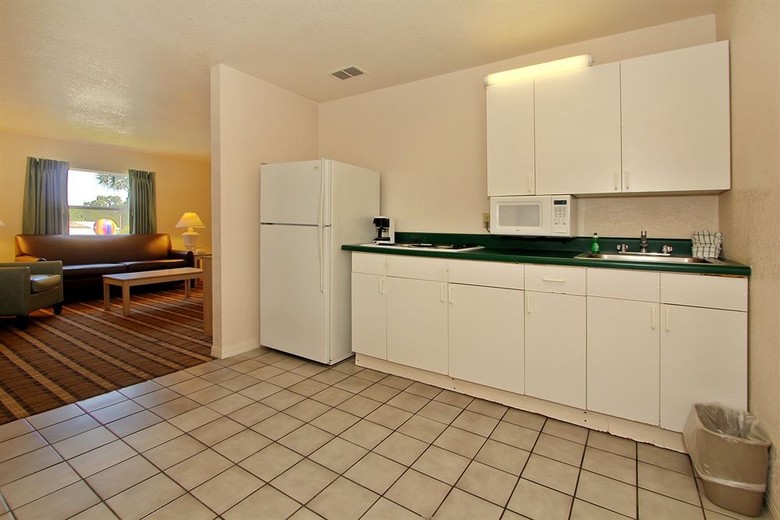 Hotel Super 8 Kissimmee Suites