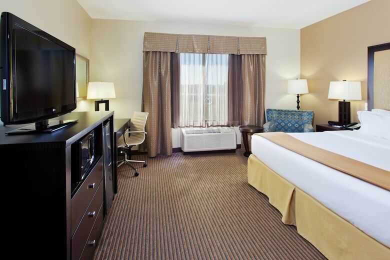 Holiday Inn Express Hotel & Suites Cordele North