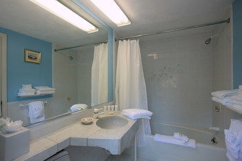 Hotel Pleasant Bay Village Resort