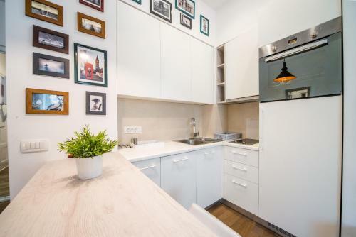 Luxury Center Point Apartment