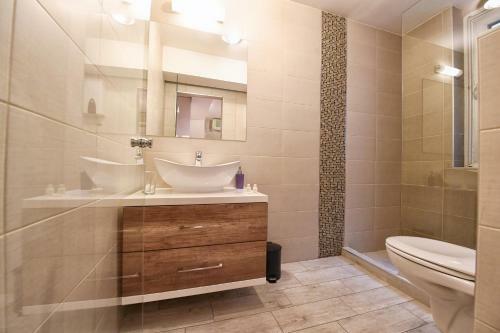 L9 Top Central Rooms And Apartments 2