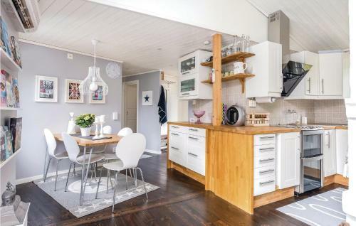 Four-bedroom Holiday Home In Boxholm