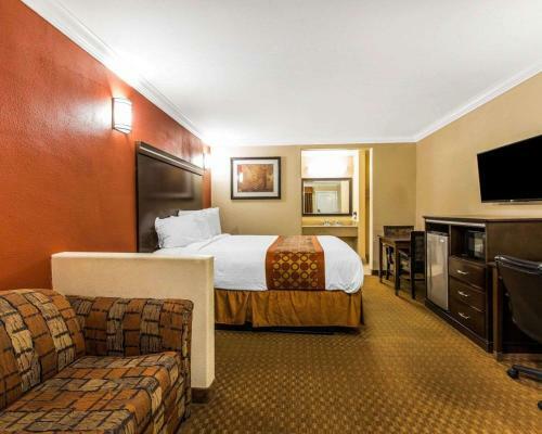 Hotel Rodeway Inn & Suites Corona