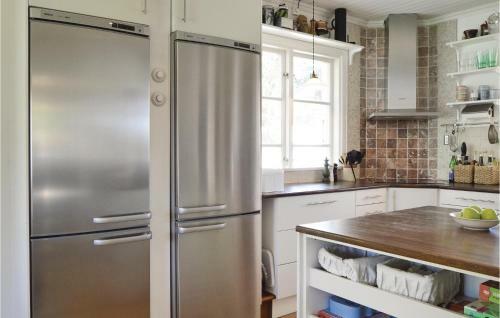 Three-bedroom Holiday Home In Saltsjo-boo