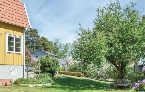 Three-bedroom Holiday Home In Saltsjo-boo