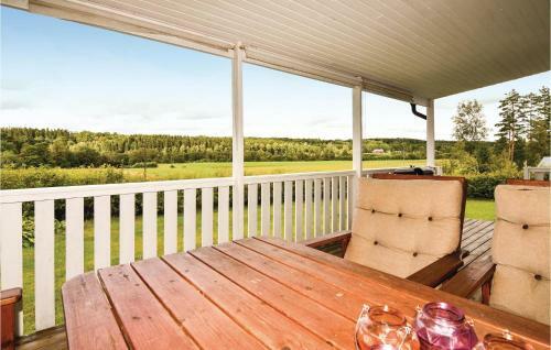 Three-bedroom Holiday Home In Mardaklev