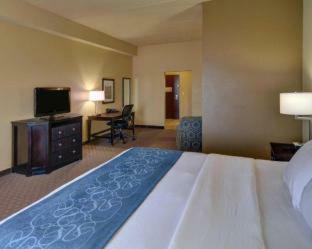 Hotel Comfort Suites Frisco