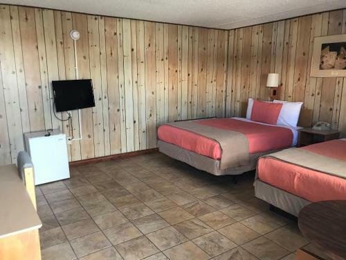 Motel White Eagle Inn & Family Lodge