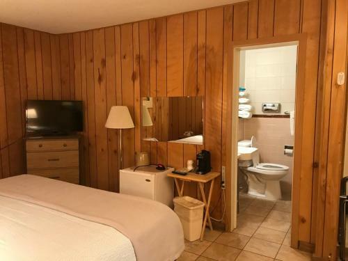 Motel White Eagle Inn & Family Lodge