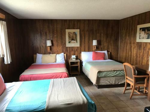 Motel White Eagle Inn & Family Lodge