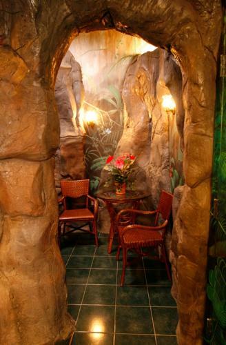 Hotel Black Swan Inn Luxurious Theme Rooms