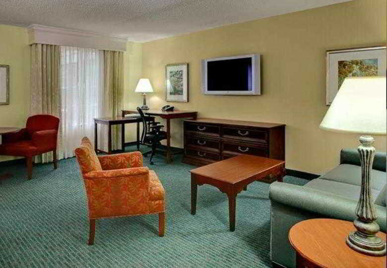 Hotel Courtyard Chapel Hill