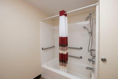 Hotel Red Roof Inn Plus+ & Suites Opelika