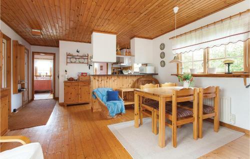 Three-bedroom Holiday Home In Kopingsvik