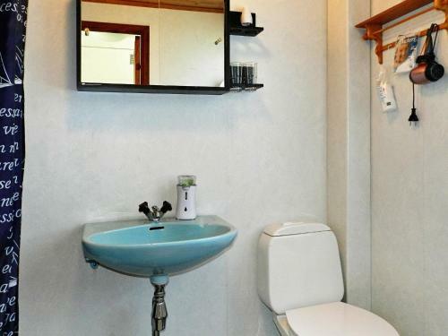 Three-bedroom Holiday Home In Lysekil 4