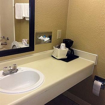 Hotel Fairview Inn And Suites