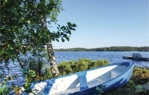 Three-bedroom Holiday Home In Borgstena