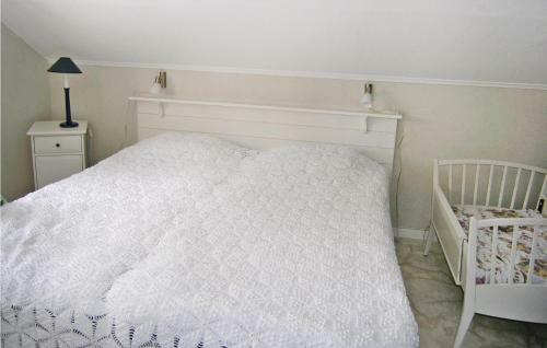 Two-bedroom Holiday Home Skeppshult 02