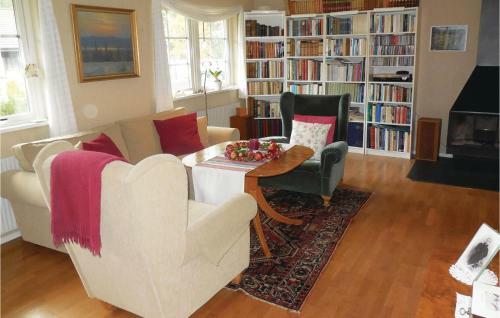Three-bedroom Holiday Home In Ahus