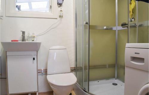 Three-bedroom Holiday Home In Almesboda
