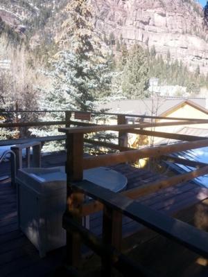 Motel Box Canyon Lodge And Hot Springs