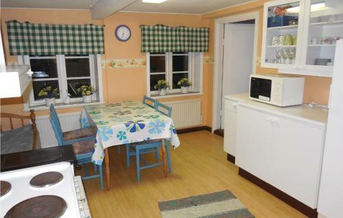Three-bedroom Holiday Home Br�sarp With A Fireplace 05