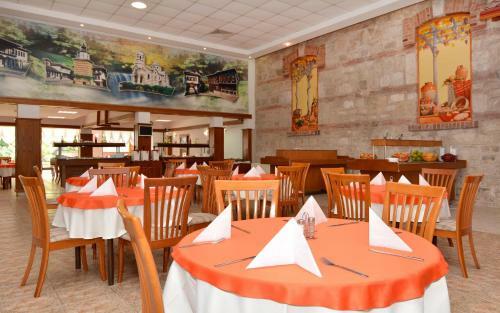 Hotel Estreya Palace