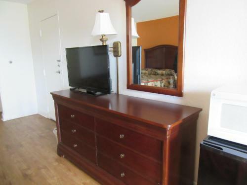 Motel Dunes Inn & Suites - Tybee Island