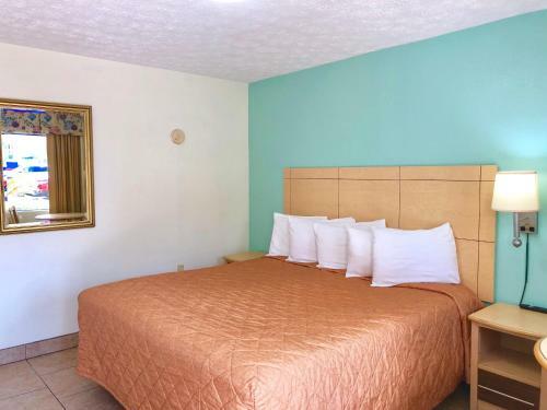 Motel Dunes Inn & Suites - Tybee Island