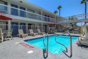 Motel 6 Santa Ana