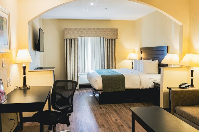 Hotel Baymont Inn And Suites Tyler