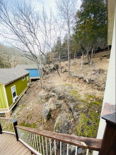 Bed & Breakfast All Seasons Treehouse Village