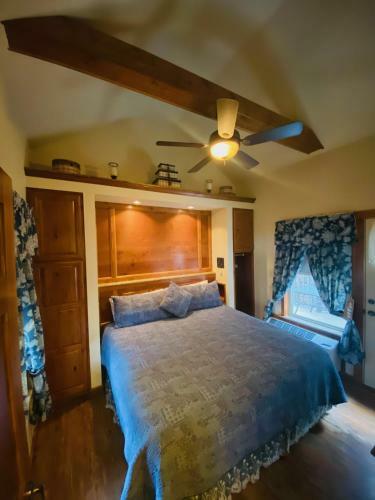 Bed & Breakfast All Seasons Treehouse Village