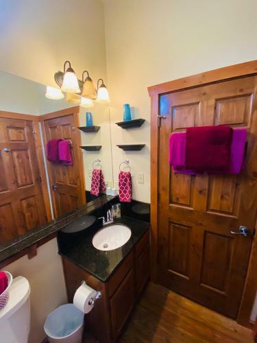 Bed & Breakfast All Seasons Treehouse Village