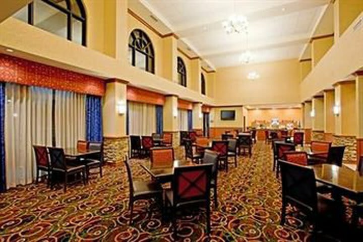 Hotel Holiday Inn Express Ontario