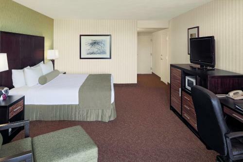 Crowne Plaza Hotel Mission Valley