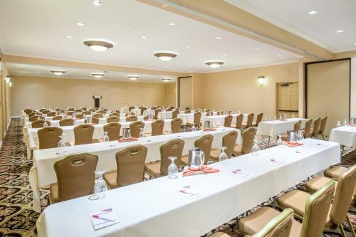 Crowne Plaza Hotel Mission Valley