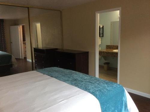 Motel Cabrillo Inn & Suites Airport