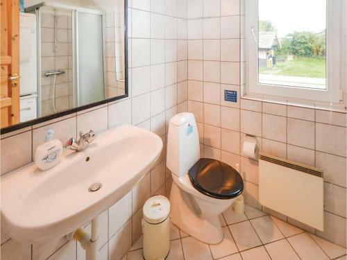 Three-bedroom Holiday Home In Broager