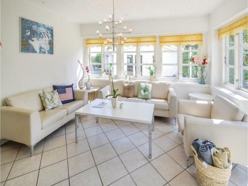 Eight-bedroom Holiday Home In Ebeltoft
