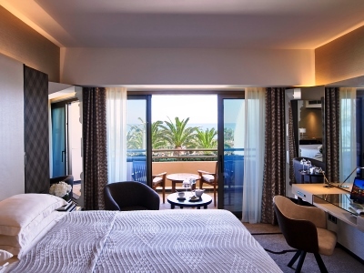 Four Seasons Hotel
