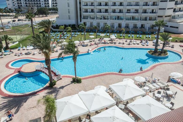 Tsokkos Beach Hotel (.)