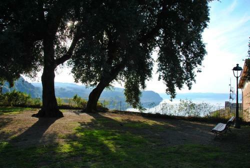 Apartamento In Front Of The Lake, A Step From Rome!