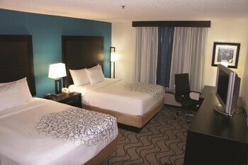 Medford Hotel Inn & Suites