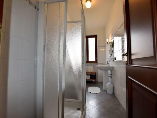 Spacious Apartment In Belvedere Langhe With Terrace