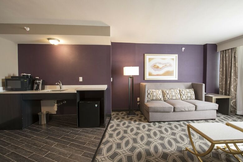 Crowne Plaza Saddle Brook, An Ihg Hotel