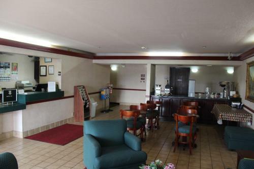 Motel Country Hearth Inn - Fitzgerald