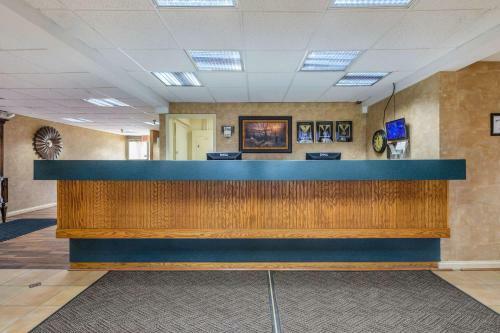 Hotel Econo Lodge Inn & Suites Triadelphia